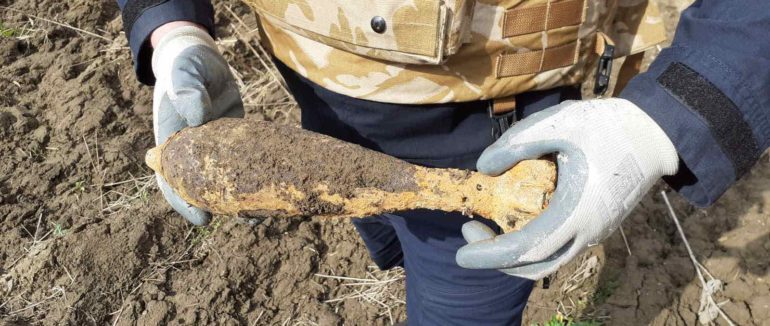 Закарпатські піротехніки знищили два боєприпаси часів Другої світової війни