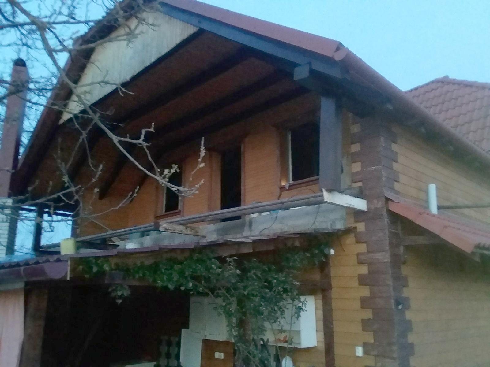 Вечірня пожежа на Мукачівщині: рятувальники за 5 хвилин повністю ліквідували пожежу