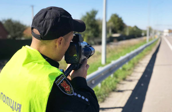 Щоб не платити штраф за перевищення швидкості: як хитрі закарпатці уникають штрафів