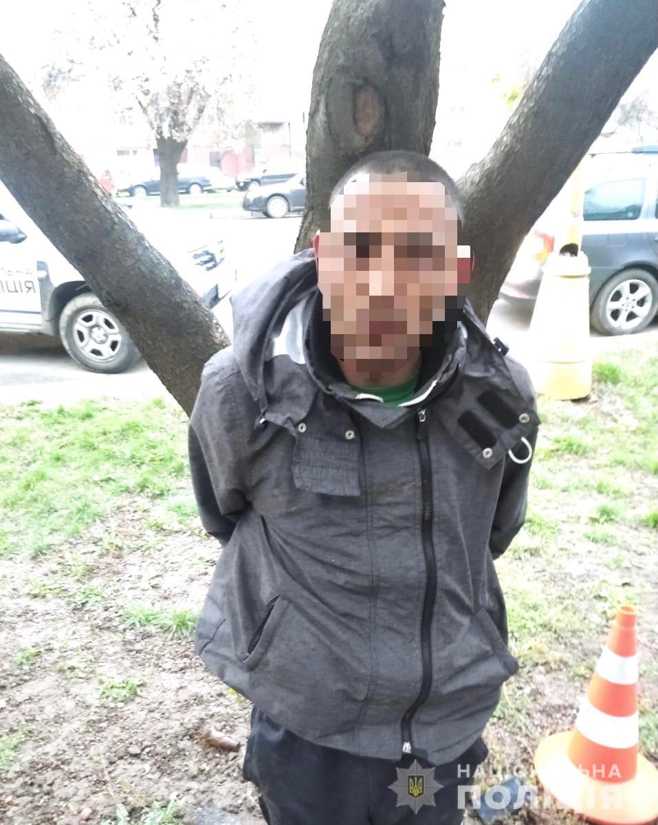 Розбійний напад в Ужгороді: постраждала 28-річна жінка