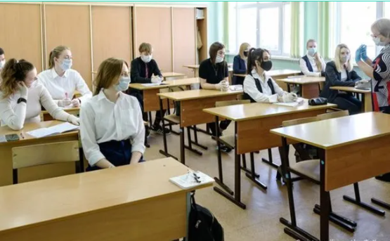 В Луцьку школярі роздягнутися до білизни, тому що вчителька “шукала вейп”