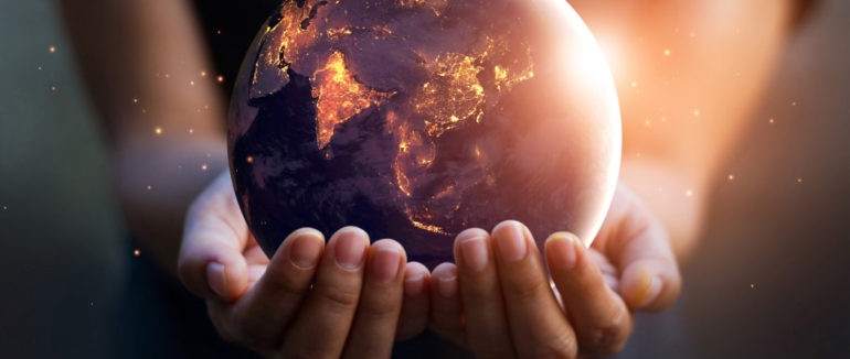 З турботою про Землю: на Закарпатті провели екологічну толоку