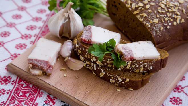 Переваги та недоліки популярного продукту — сало