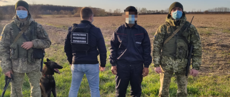 На закарпатському кордоні “Лужанка” затримали нелегала з Єгипту
