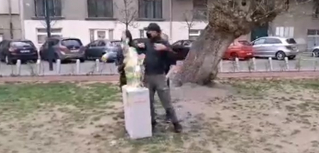 В Будапешті знесли статую присвячену підтримці Black lives matter