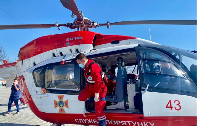 Друге авіаційне госпіталізування в Україні: чоловіка після ДТП доставлено до лікарні