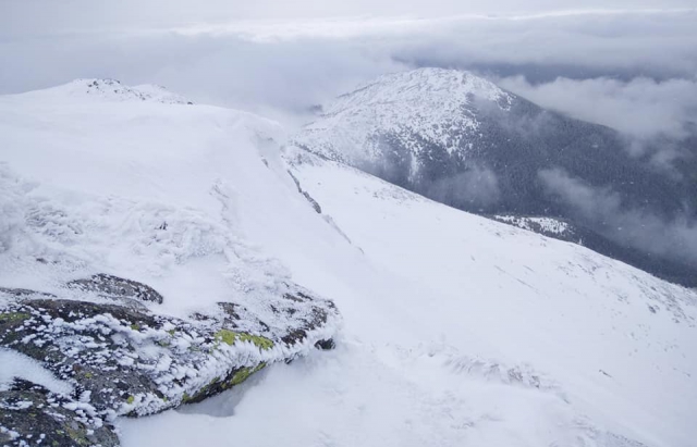 17 квітня на календарю, а Карпати надалі засипає снігом