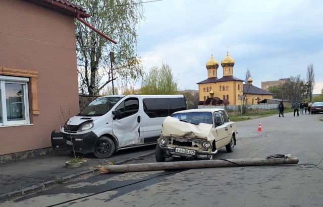 У Берегові зіткнулись два автомобілі