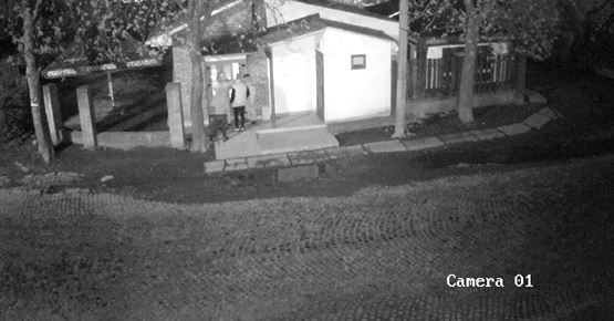 Нічний інцидент у Берегові: група молодиків намагалася незаконно проникнути до магазину