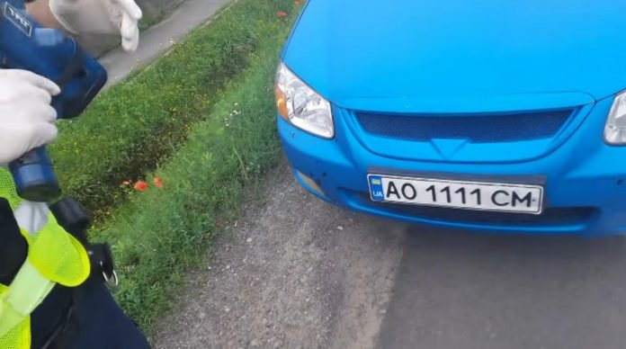 Хитрі закарпатські водії: житель Закарпаття оригінально обманув TruCam