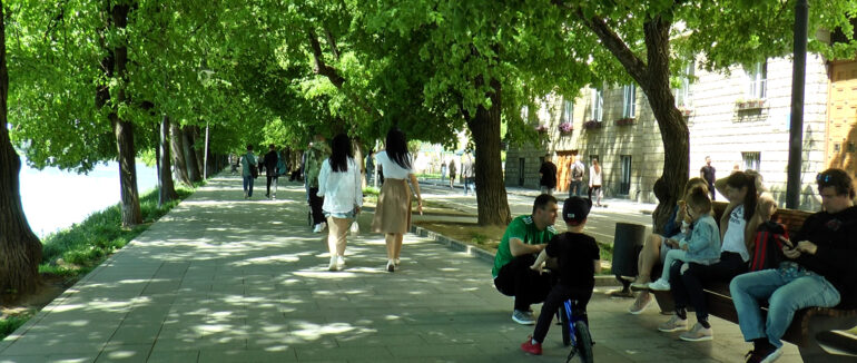 Тепла й сонячна: в Ужгород повернулась весна, та чи надовго? (ФОТО, ВІДЕО)