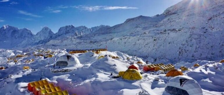 Симптоми плутають із гірською хворобою: на Евересті спалах коронавірусу