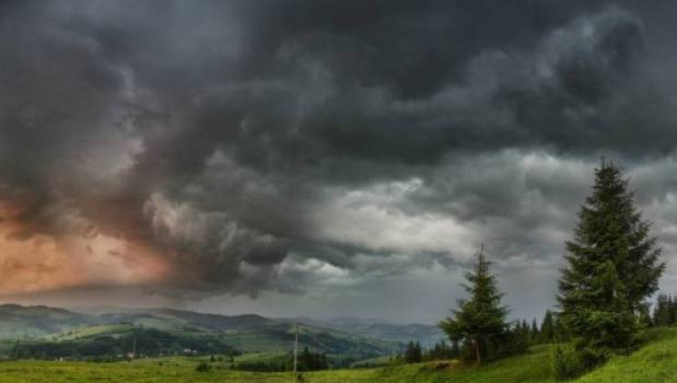 На Закарпаття насуваються грози: оголошено штормове попередження