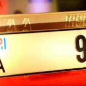 На аукціоні в Дубаї продали найдорожчий автомобільний номер у світі