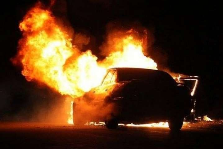 Загорання автомобілів на Закарпатті: на Рахівщині сталися два випадки