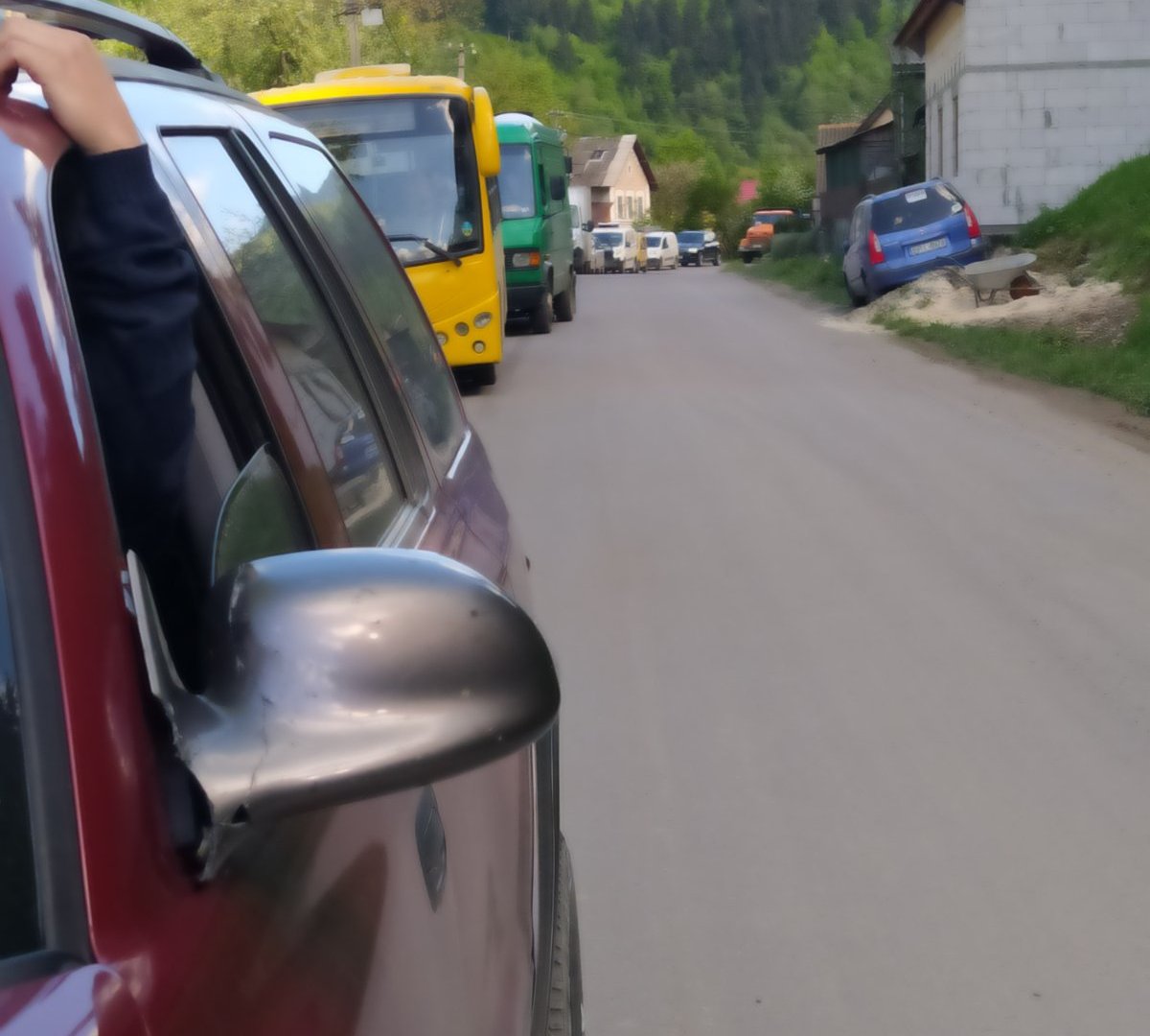 На Рахівщині утворились кілометрові затори