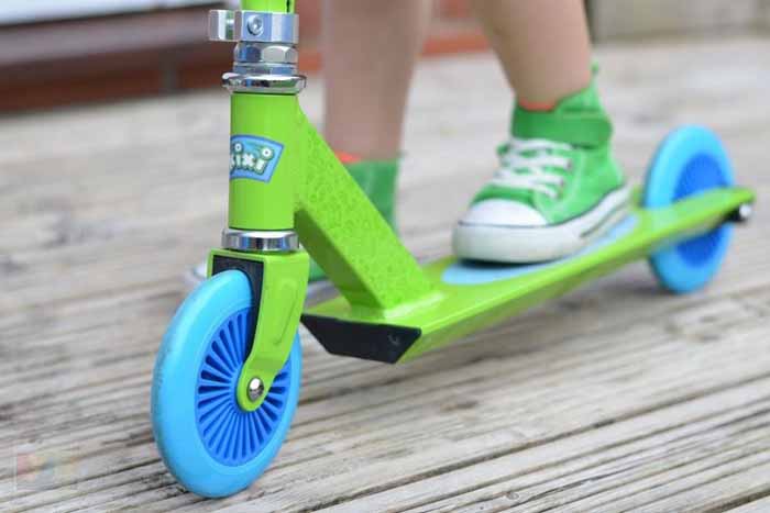 ДТП на Берегівщині: 6-ти річна дівчинка, катаючись на самокаті, ледь не загинула