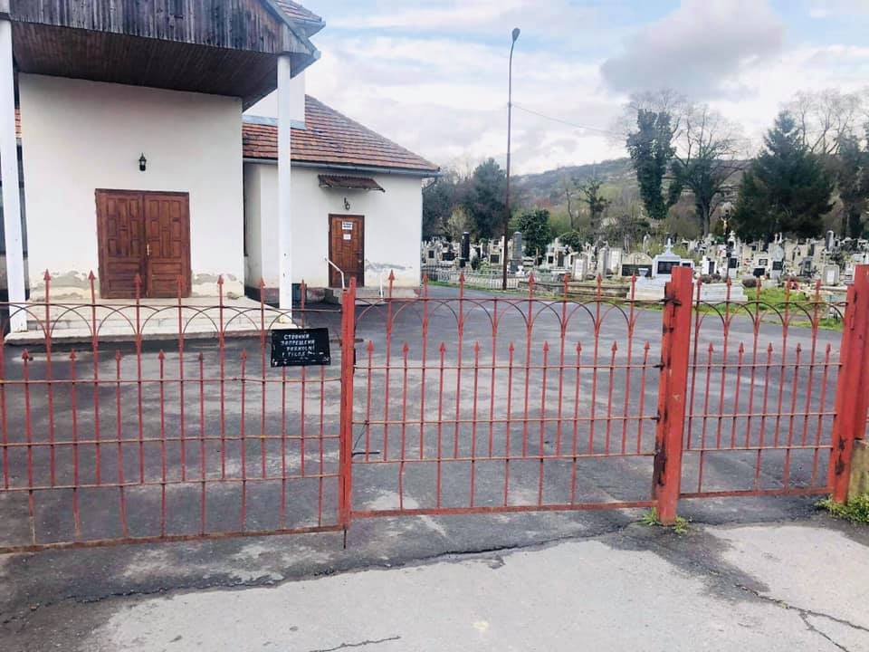 В Берегові з метою уникнення вандалів на ніч закривають кладовище