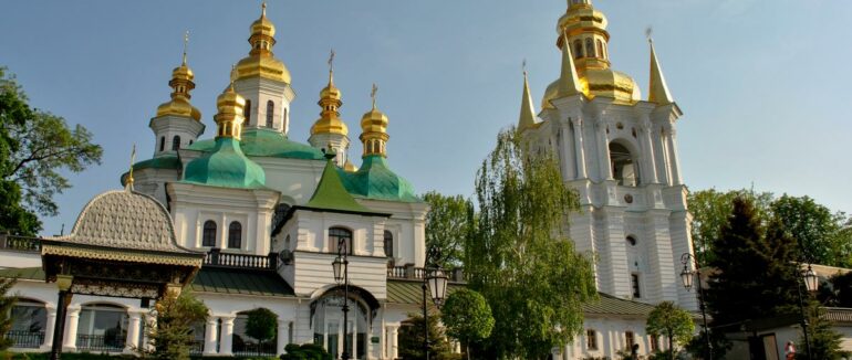 Релігійні свята у червні 2021