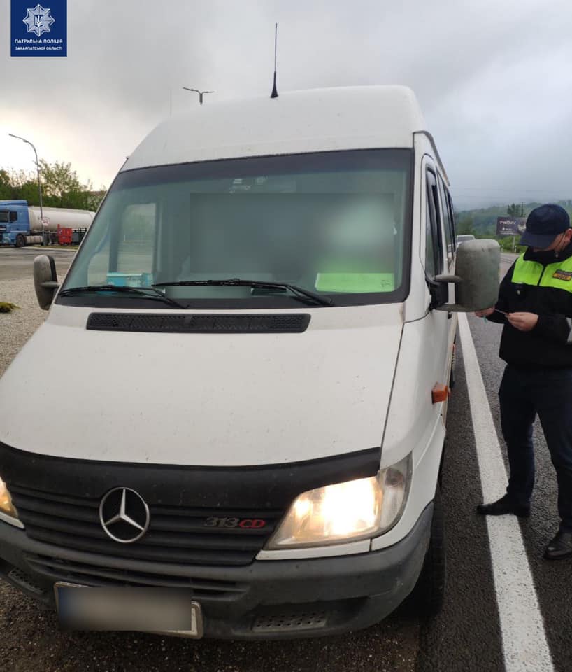 На Закарпатті поліція виявила 3-х "нелегальних" перевізників