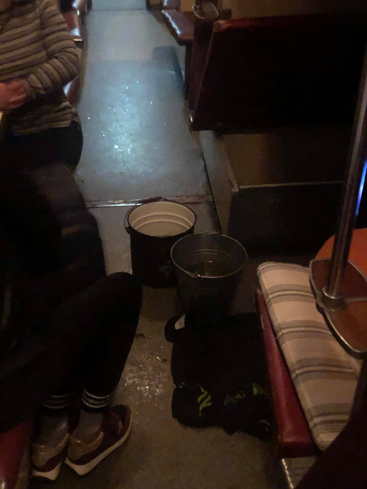 Пассажирів потягу сполученням «Київ-Миколаїв» залило водою