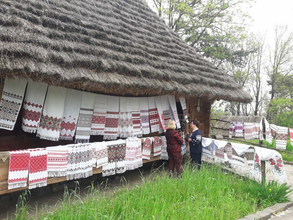 Закарпаття, Закарпатський музей, початок, виставка, рушники, Ганна Беряк