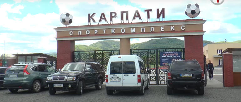 За Кубок Хустської міської ТГ з волейболу змагалися 8 команд