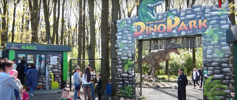 У «Динопарку» на Берегівщині з’явився танцюючий тиранозавр