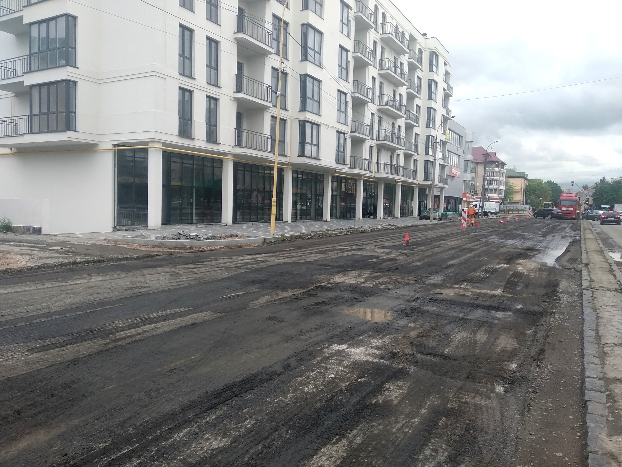 Капітальний ремонт Капушанської: в Ужгороді взялись за проблемну вулицю