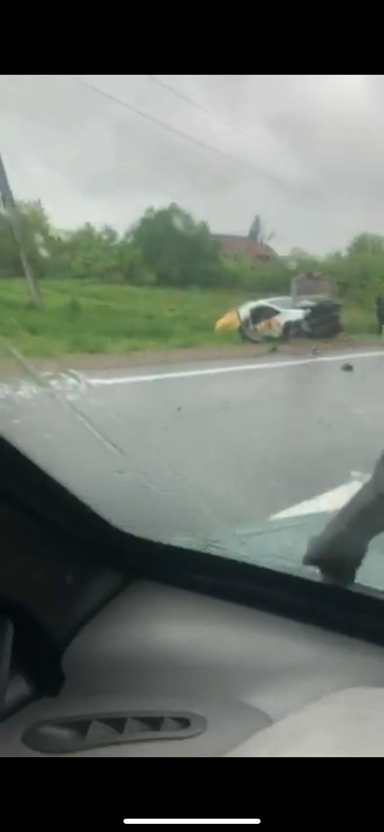 Дорожньо-транспортна автопригода на Мукачівщині: легковик опинився у кюветі