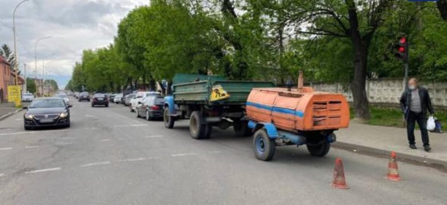 ДТП в Ужгороді: п`яний водій вантажівки зіткнувся з BMW
