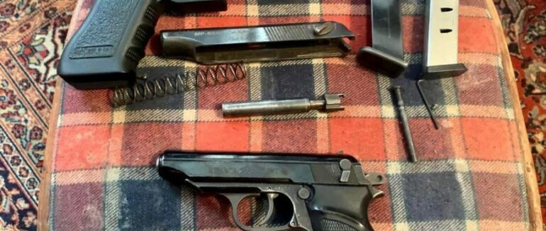 На Закарпатті за один день виявили у двох зловмисників арсенали зброї