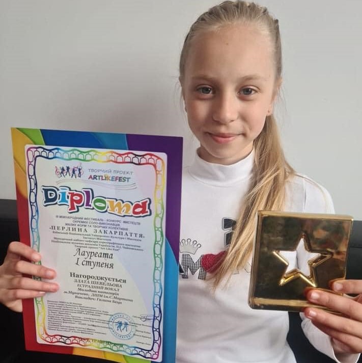 Конкурс “Перлина Закарпаття”: вокалістка з Мукачево здобула перемогу