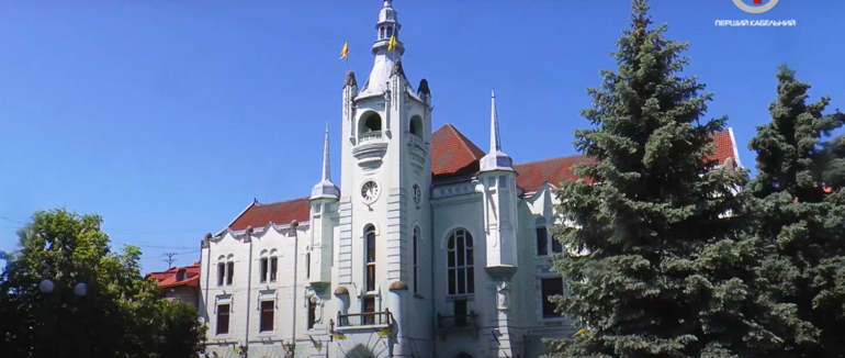 Плідна сесія: територію під парк і центральну аптеку Мукачева повернули у власність громади (ФОТО; ВІДЕО)