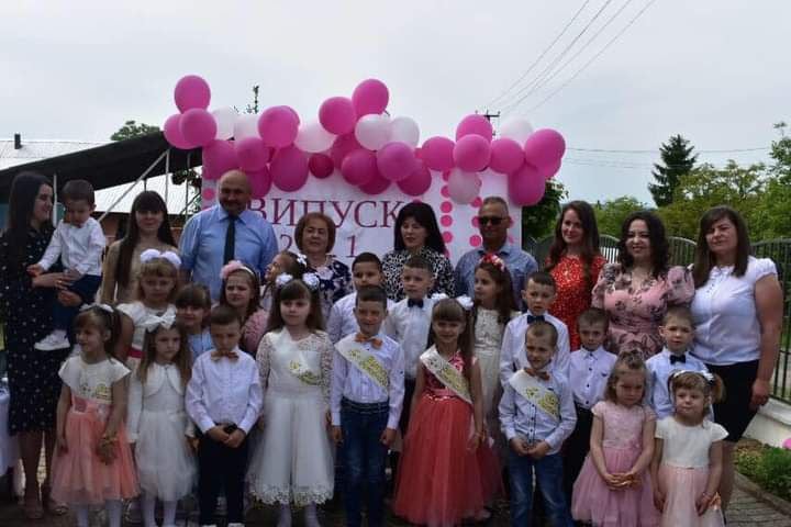 Мукачівщина, сюрприз, подарунки, діти, останній дзвоник, ОП-ЗЖ