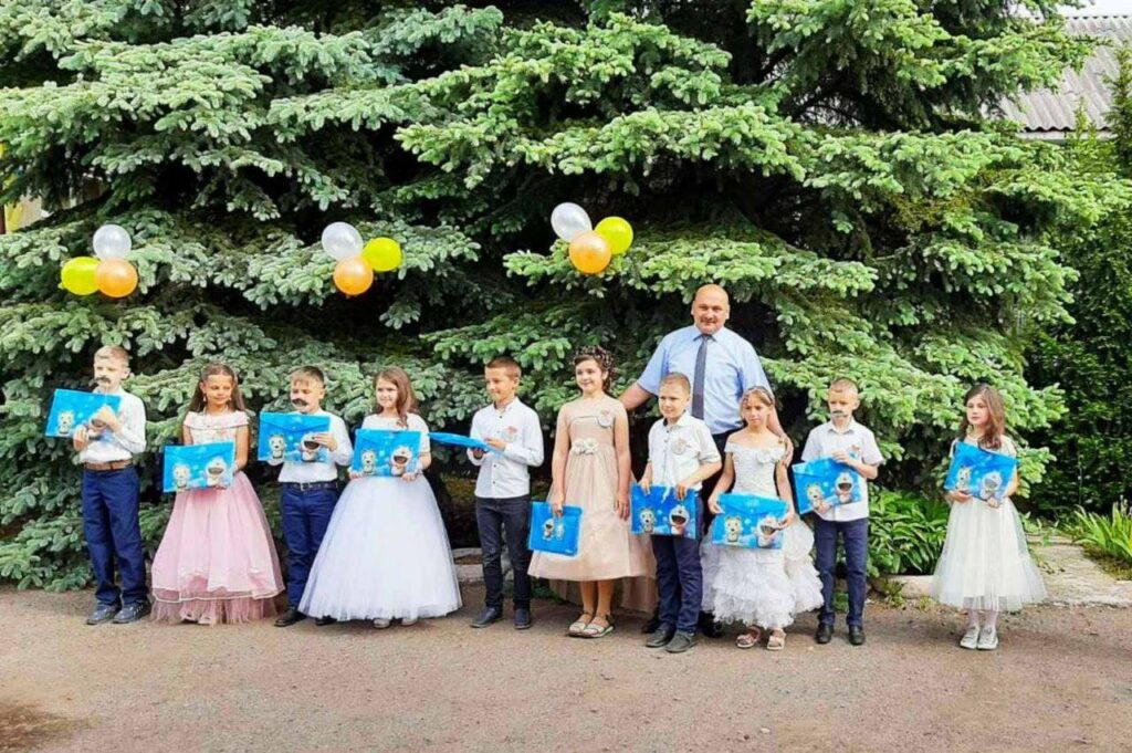 Мукачівщина, сюрприз, подарунки, діти, останній дзвоник, ОП-ЗЖ