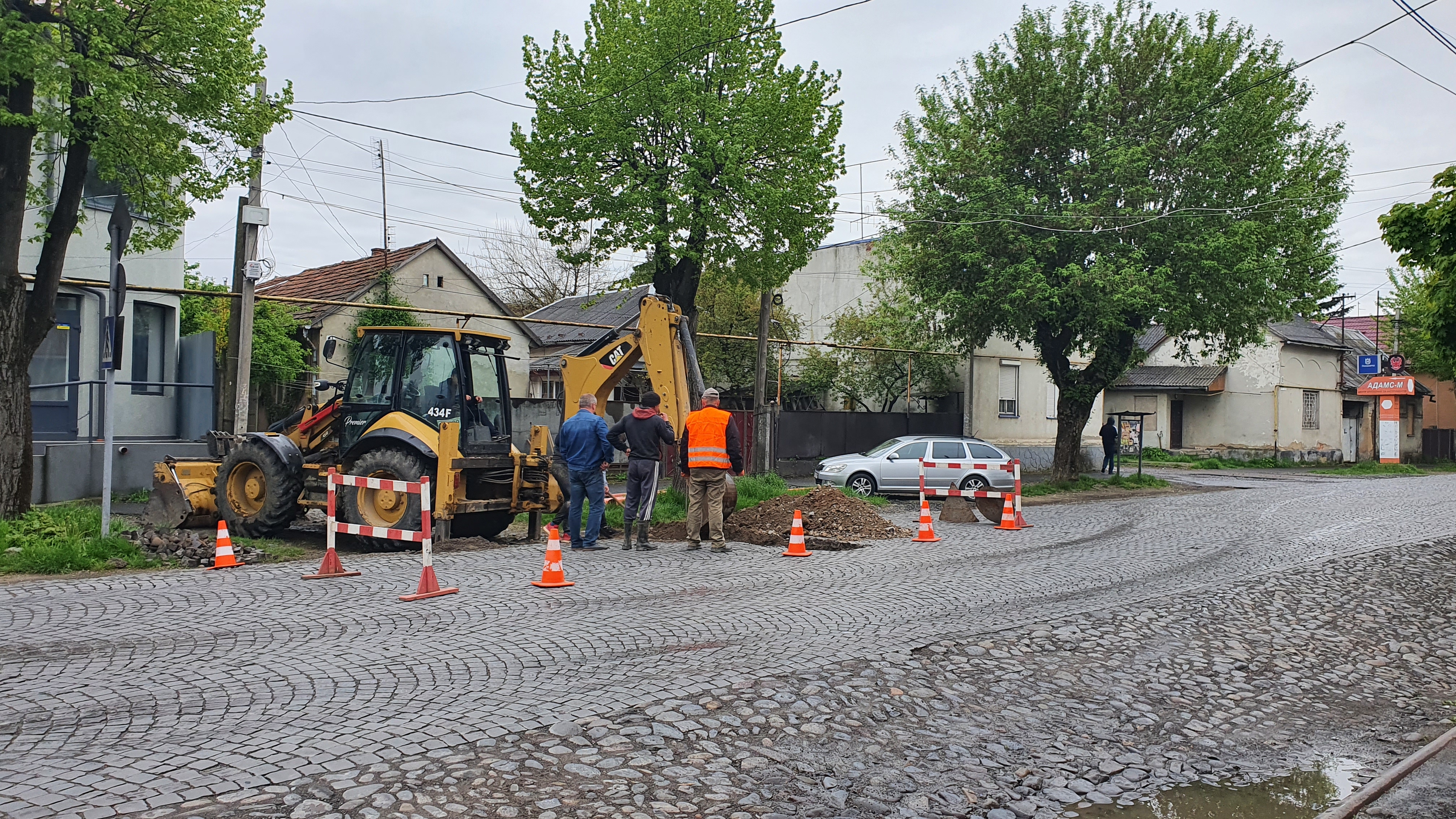 Ремонтні роботи в Мукачеві: рух однією з вулиць ускладнено