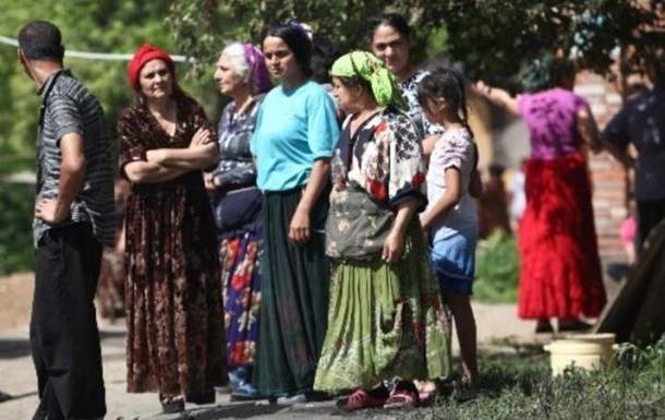 В Ужгороді роми напали на місцеву жительку у власному подвір’ї та погрожували вбити її родину