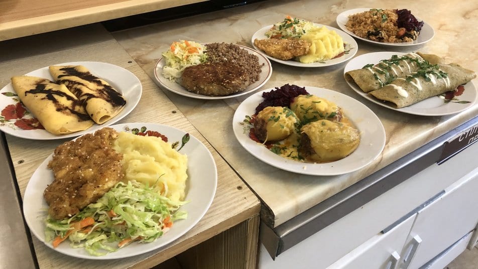 Елітне меню ужгородської школи №20: відтепер тут подають паста болоньєзе і курячі наґетси