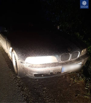 На трасі Київ-Чоп нетверезий водій без права керування транспортом рухався зустрічною смугою і після цього пропоував хабаря