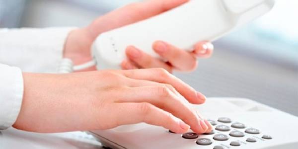 Заохочення до вакцинації по-польськи: уряд Польщі вирішив телефонувати людям, аби ті записувались на щеплення від COVID-19