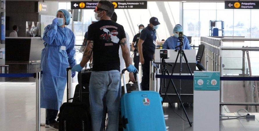 Єврокомісія пропонує дозволити в’їзд в ЄС вакцинованим туристам