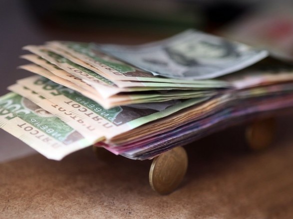 У березні середня заробітна плата на Закарпатті становила понад 11 тисяч гривень