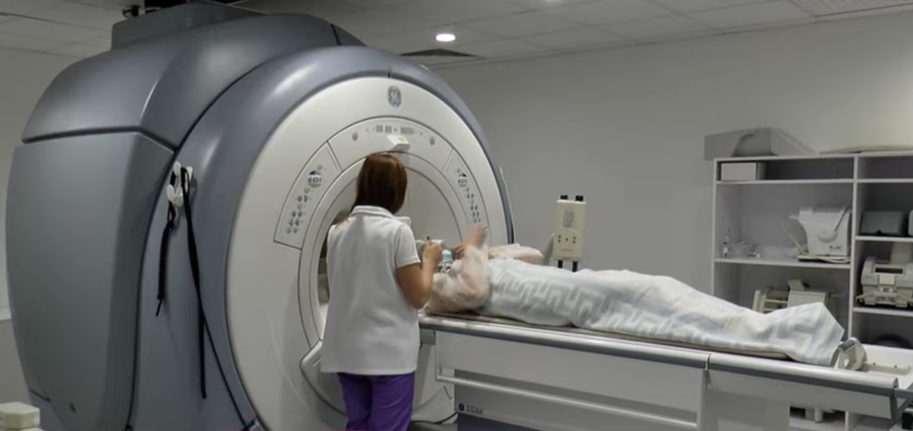 Перша в Україні пацієнтка, яка прокинулася під час операції: оперативне втручання на Закарпатті (ФОТО, ВІДЕО)