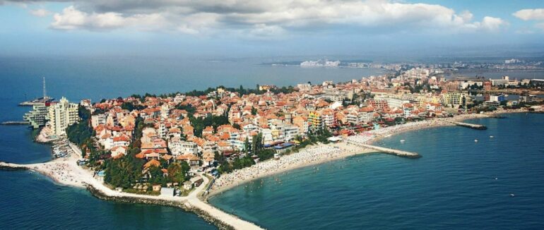 З 1 червня на певних умовах українцям можна в’їжджати до Болгарії