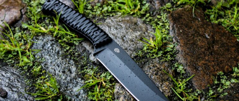 Порізав себе ножем: в Ужгороді чоловік мав намір вкоротити собі віку