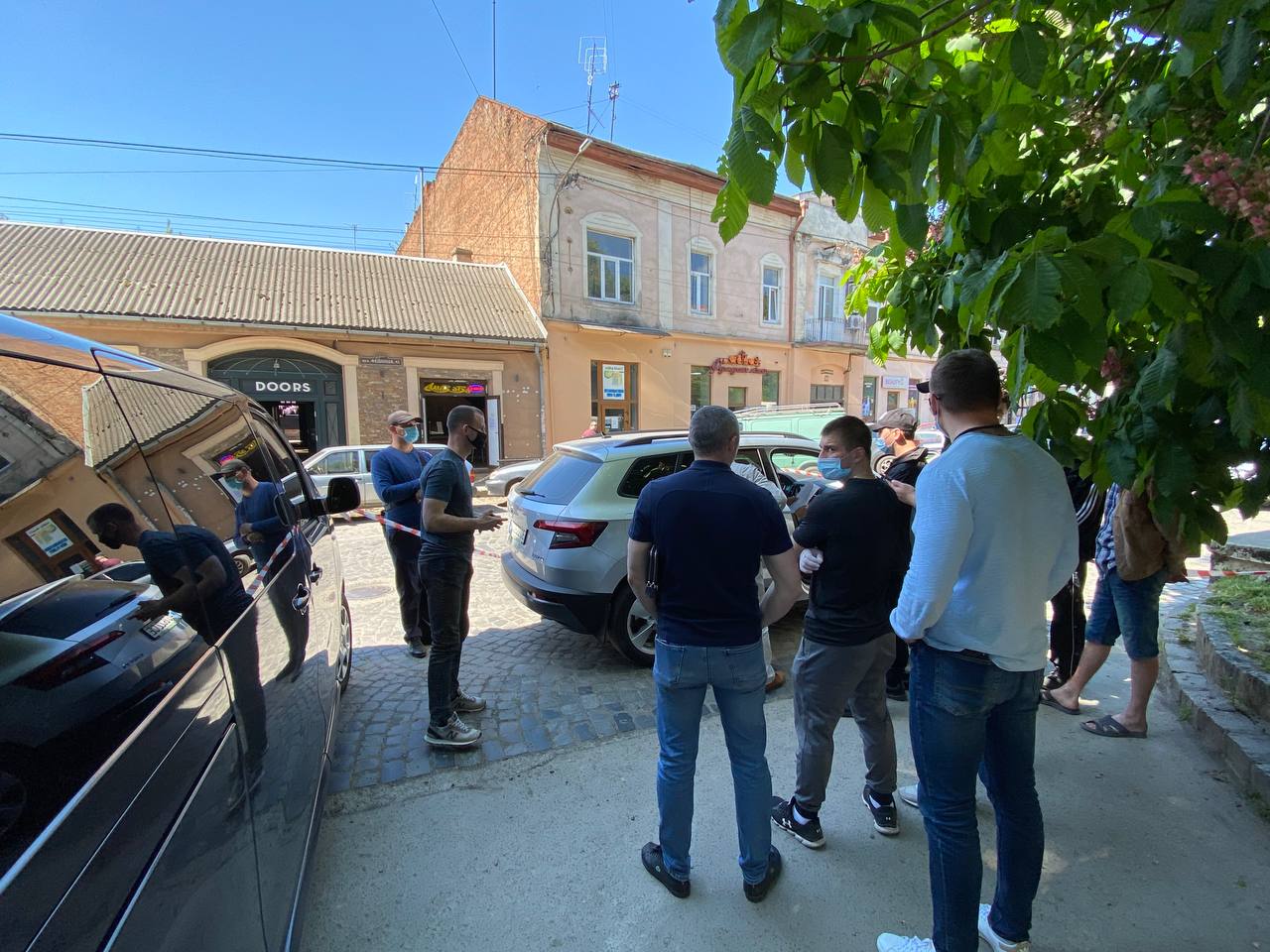 Гучне затримання на Закарпатті: на хабарі у майже 200 тисяч гривень викрито двох податківців