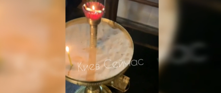 У Києві дівчата влаштували дебош в церкві: задмухували свічки, вживали алкоголь та курили