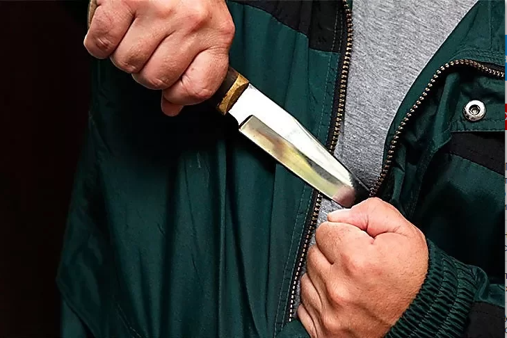 Мукачівець напав з ножем на свого знайомого: між чоловіками виник конфлікт