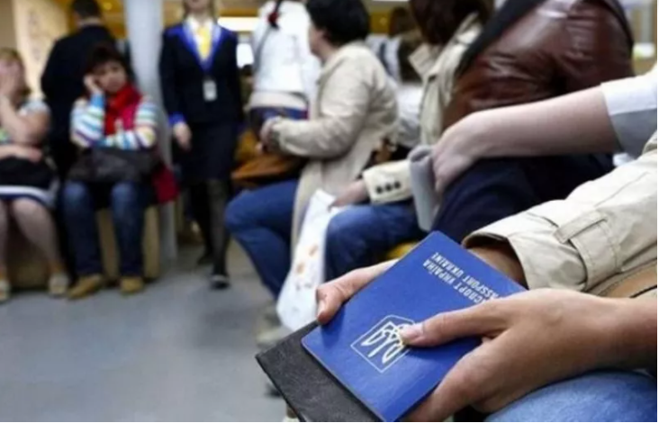 Заробітчанам у Польщі даватимуть код-ідентифікатор, щоб перевіряти, чи сплачують вони податки